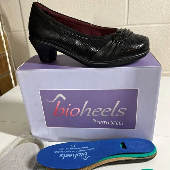 Black Women's Comfort Heel Pumps with Floral Accent NEW in box with xtra insoles - Picture 7 of 7